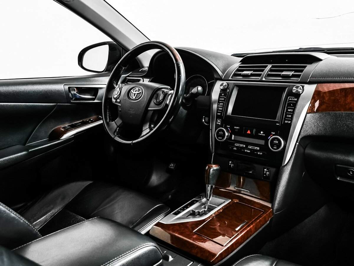 Купить Toyota Camry с пробегом. Фото: #8