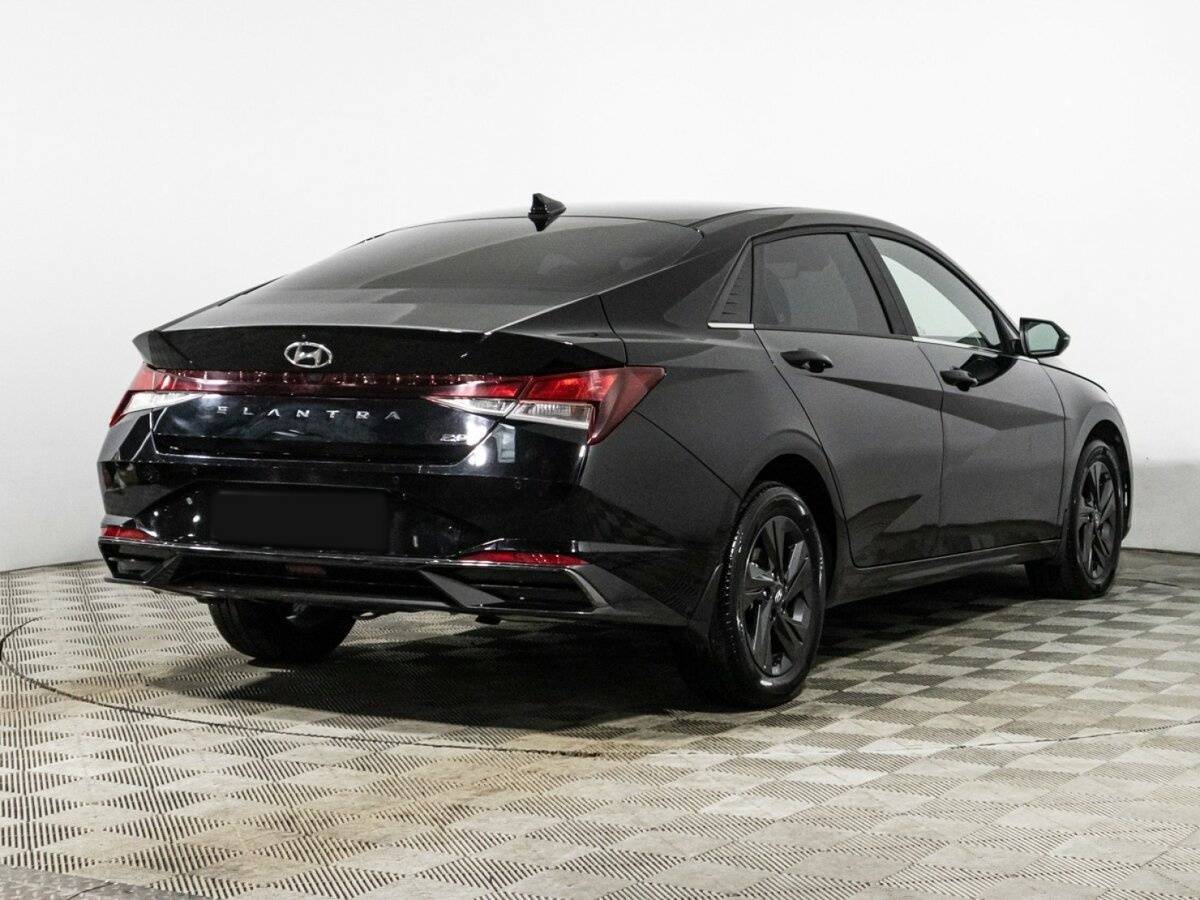 Купить Hyundai Elantra с пробегом. Фото: #4