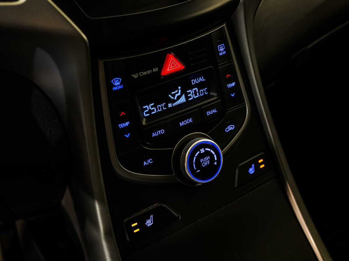 Купить Hyundai Elantra с пробегом. Фото: #13
