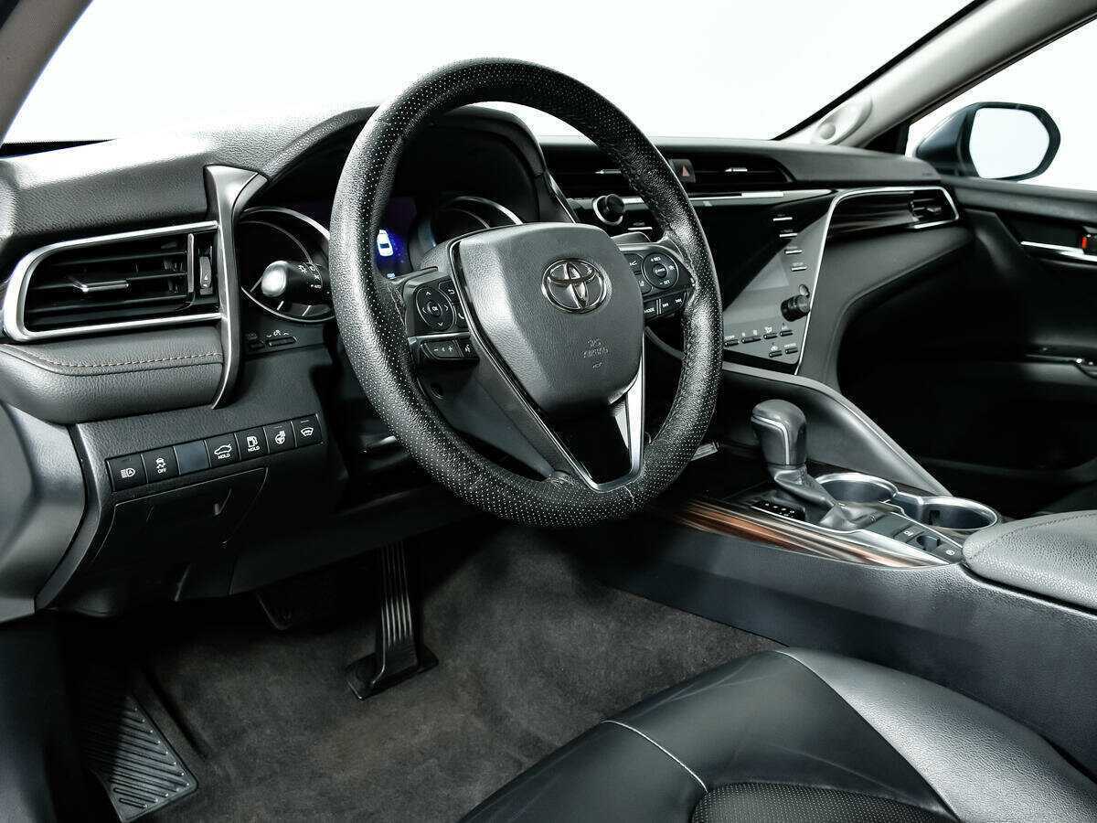 Купить Toyota Camry с пробегом. Фото: #10