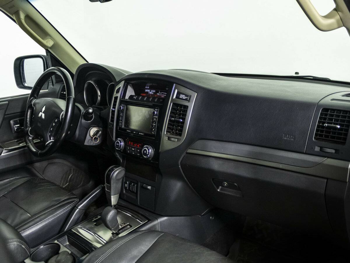 Купить Mitsubishi Pajero с пробегом. Фото: #6