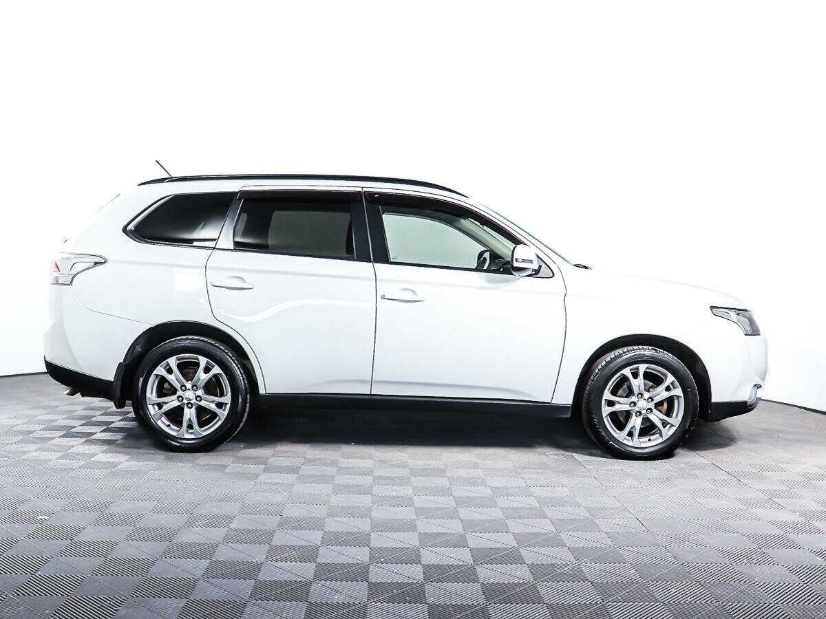 Купить Mitsubishi Outlander с пробегом. Фото: #3