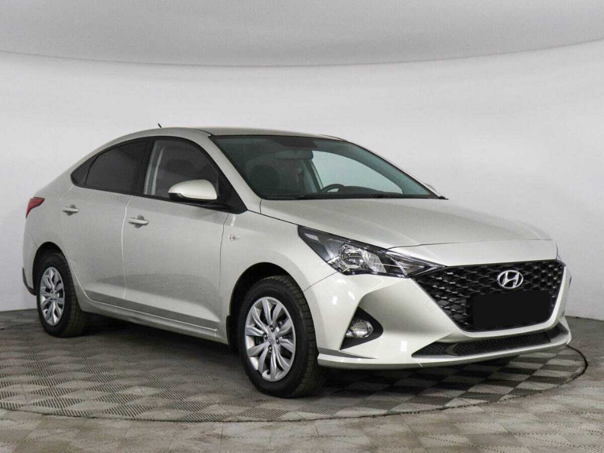 Купить Hyundai Solaris с пробегом. Фото: #2