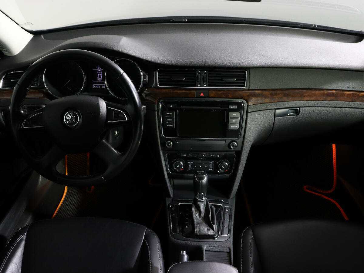 Купить Skoda Superb с пробегом. Фото: #11