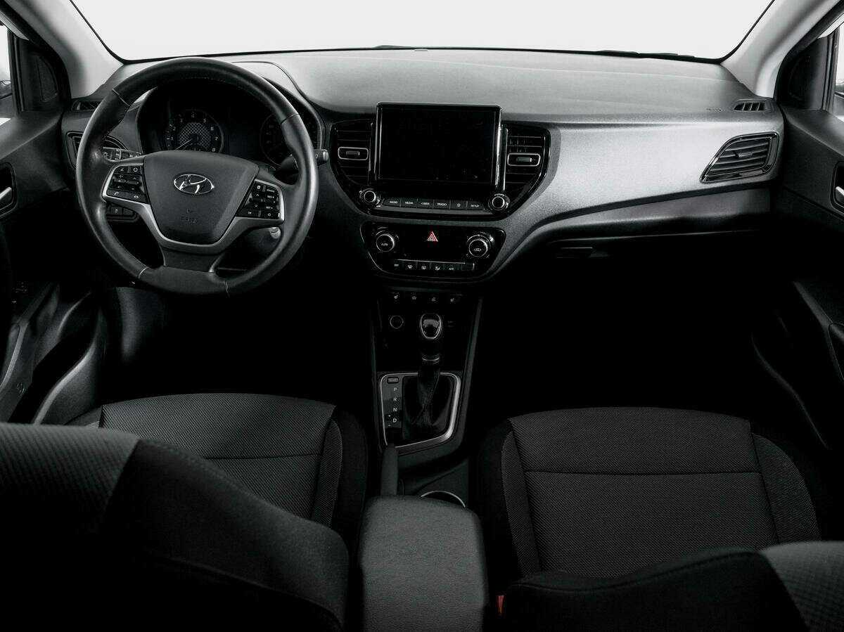 Купить Hyundai Solaris с пробегом. Фото: #11