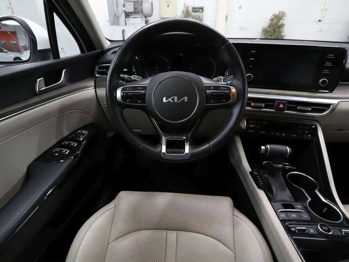 Купить Kia K5 с пробегом. Фото: #14