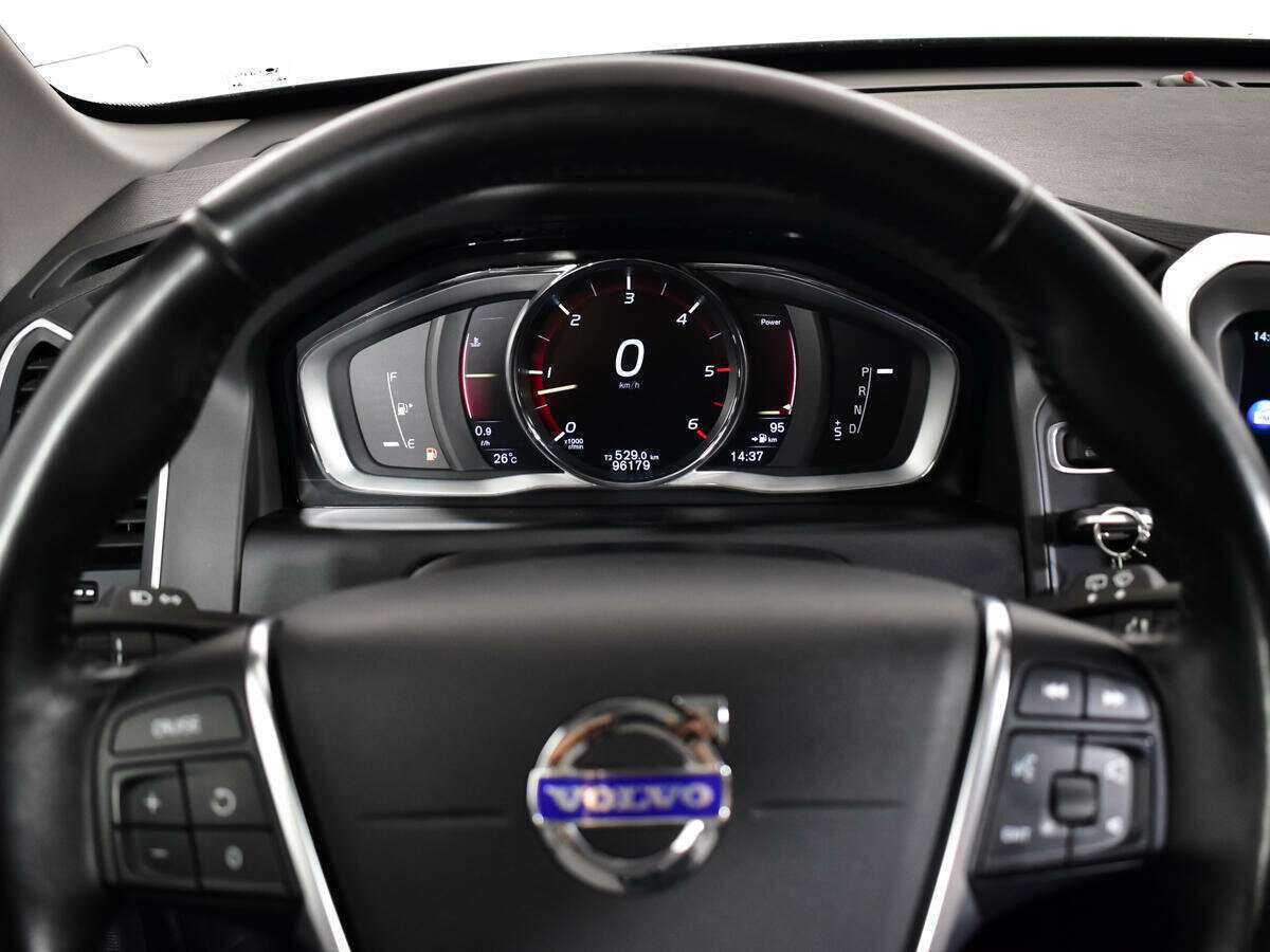 Купить Volvo XC60 с пробегом. Фото: #10