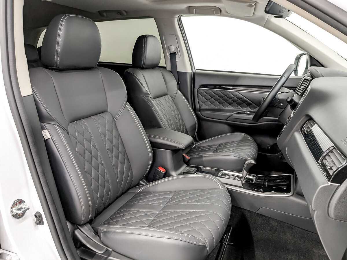 Купить Mitsubishi Outlander с пробегом. Фото: #23