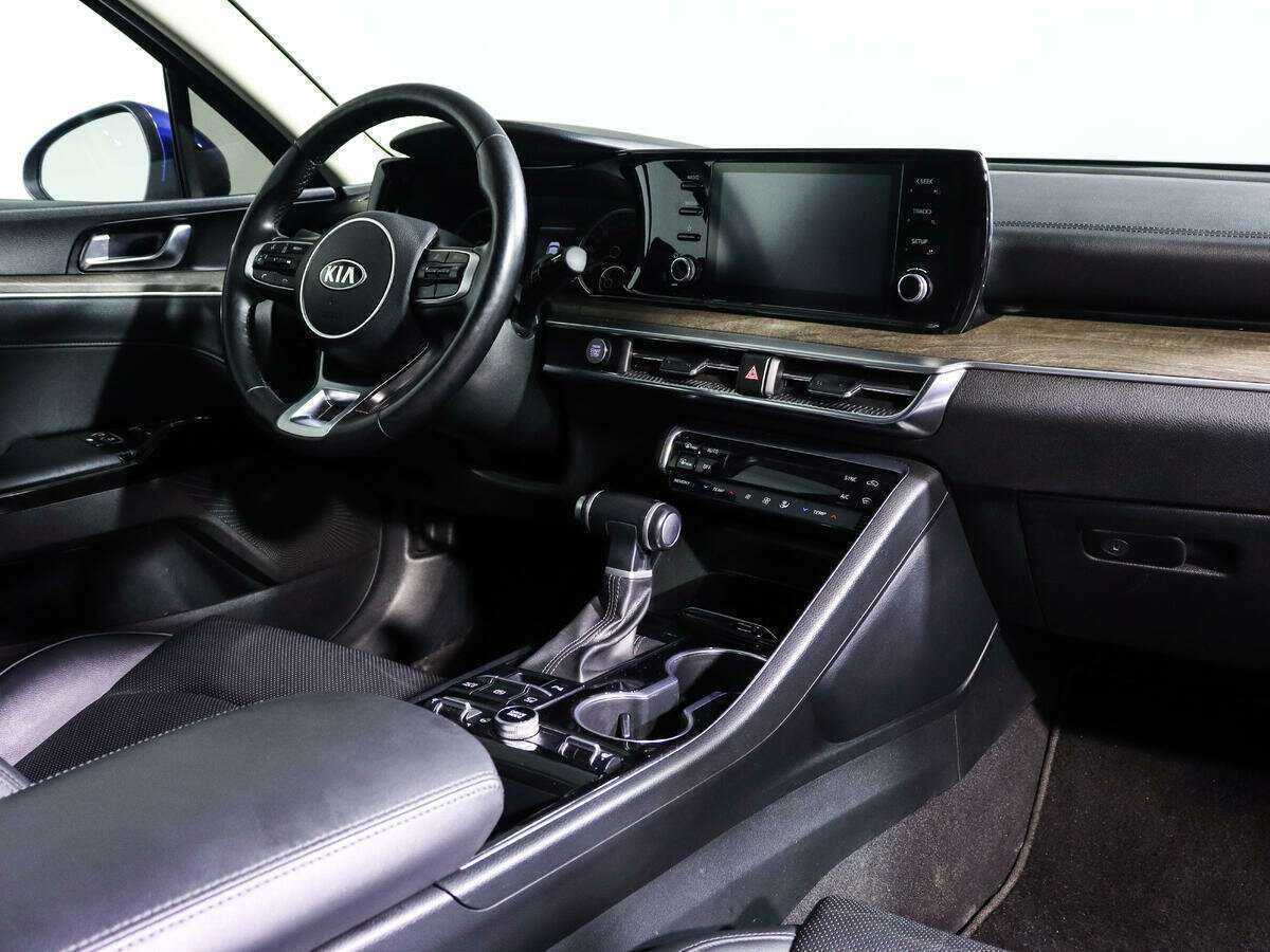 Купить Kia K5 с пробегом. Фото: #4