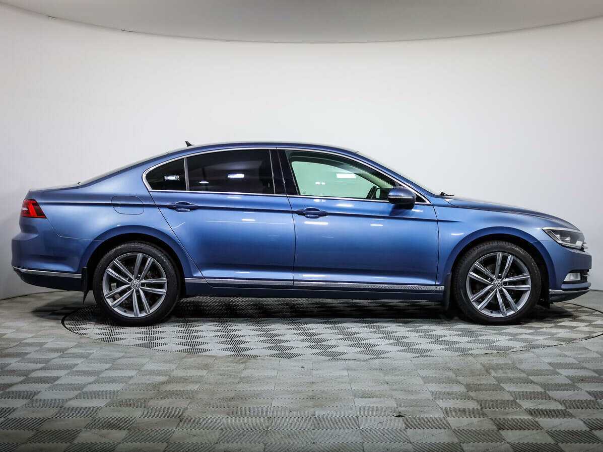 Купить Volkswagen Passat с пробегом. Фото: #2