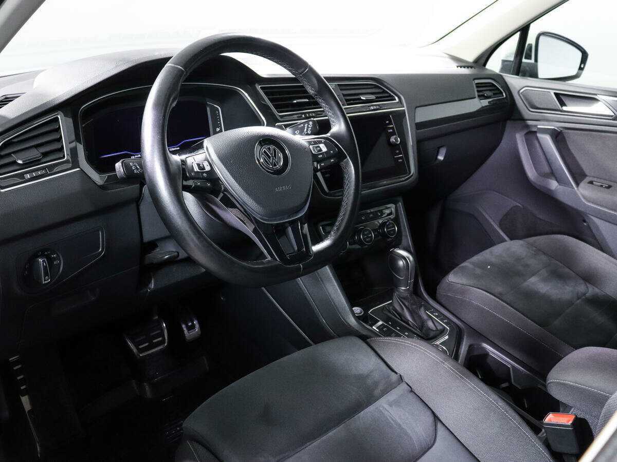 Купить Volkswagen Tiguan с пробегом. Фото: #13