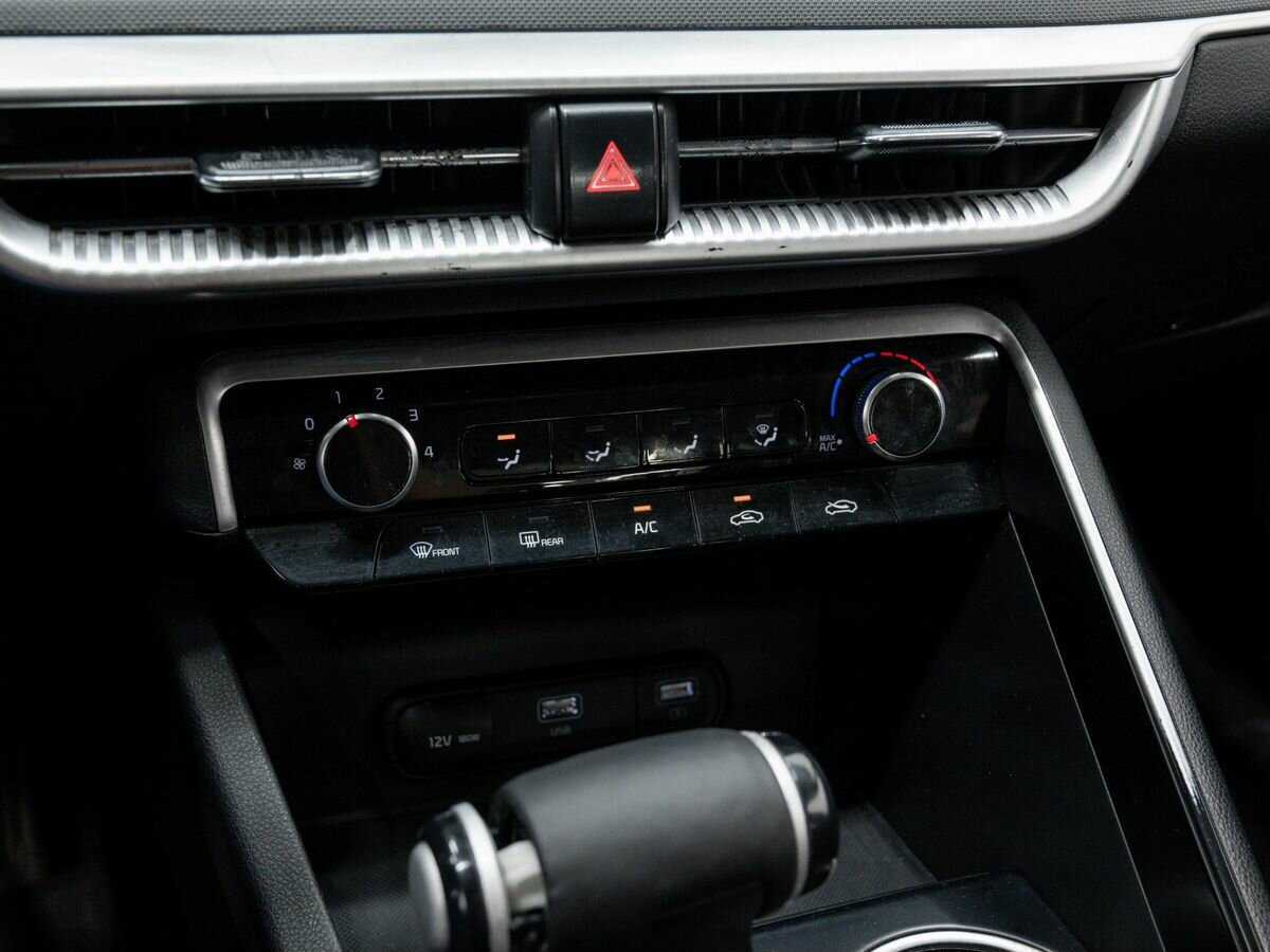 Купить Kia K5 с пробегом. Фото: #17