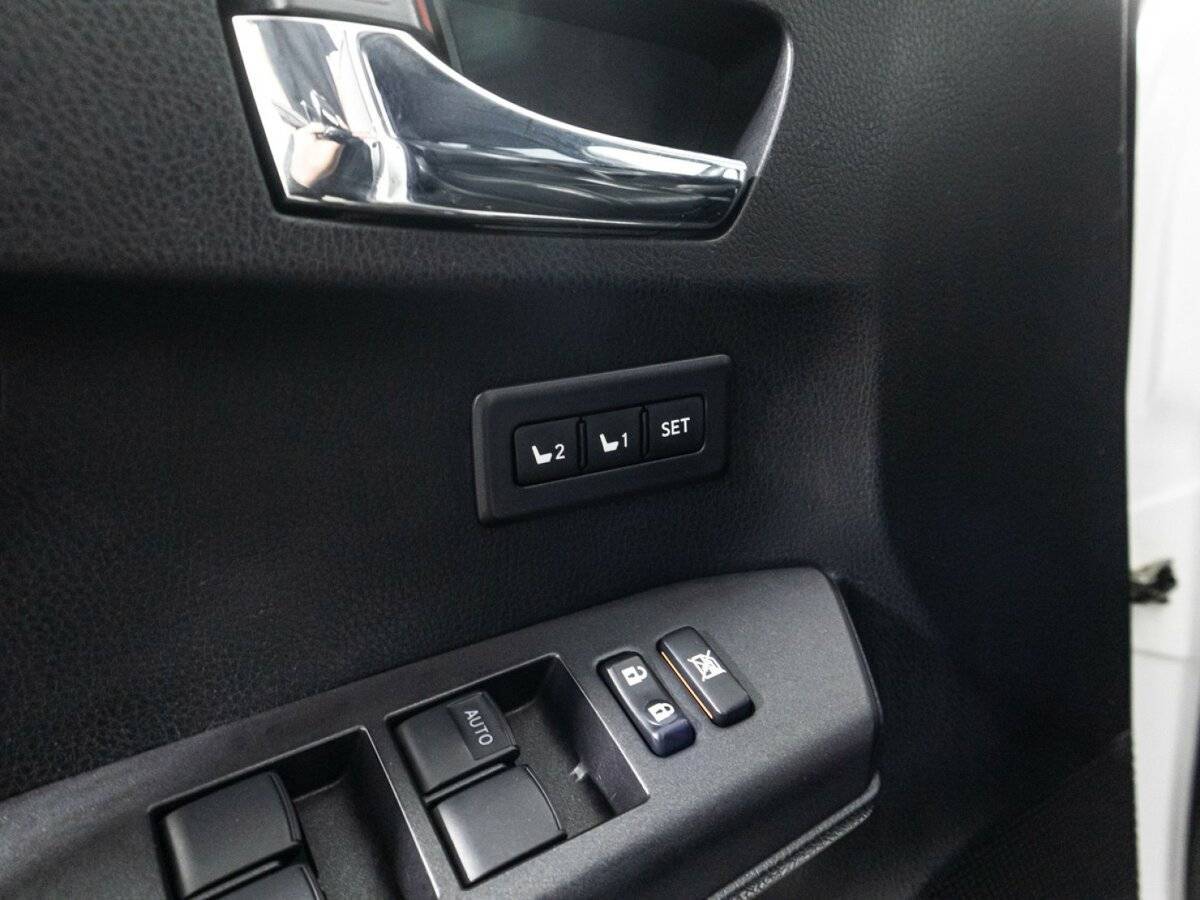 Купить Toyota RAV4 с пробегом. Фото: #14