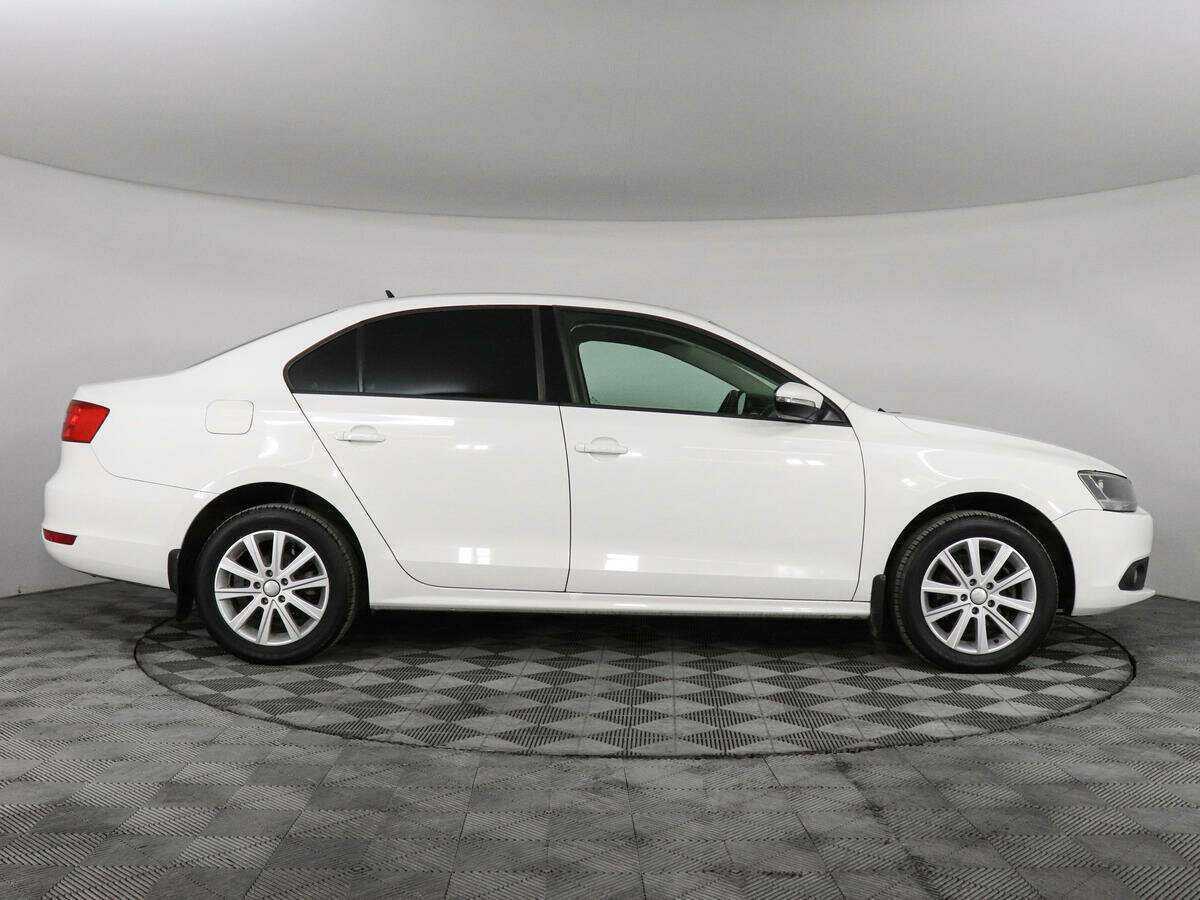 Купить Volkswagen Jetta с пробегом. Фото: #3