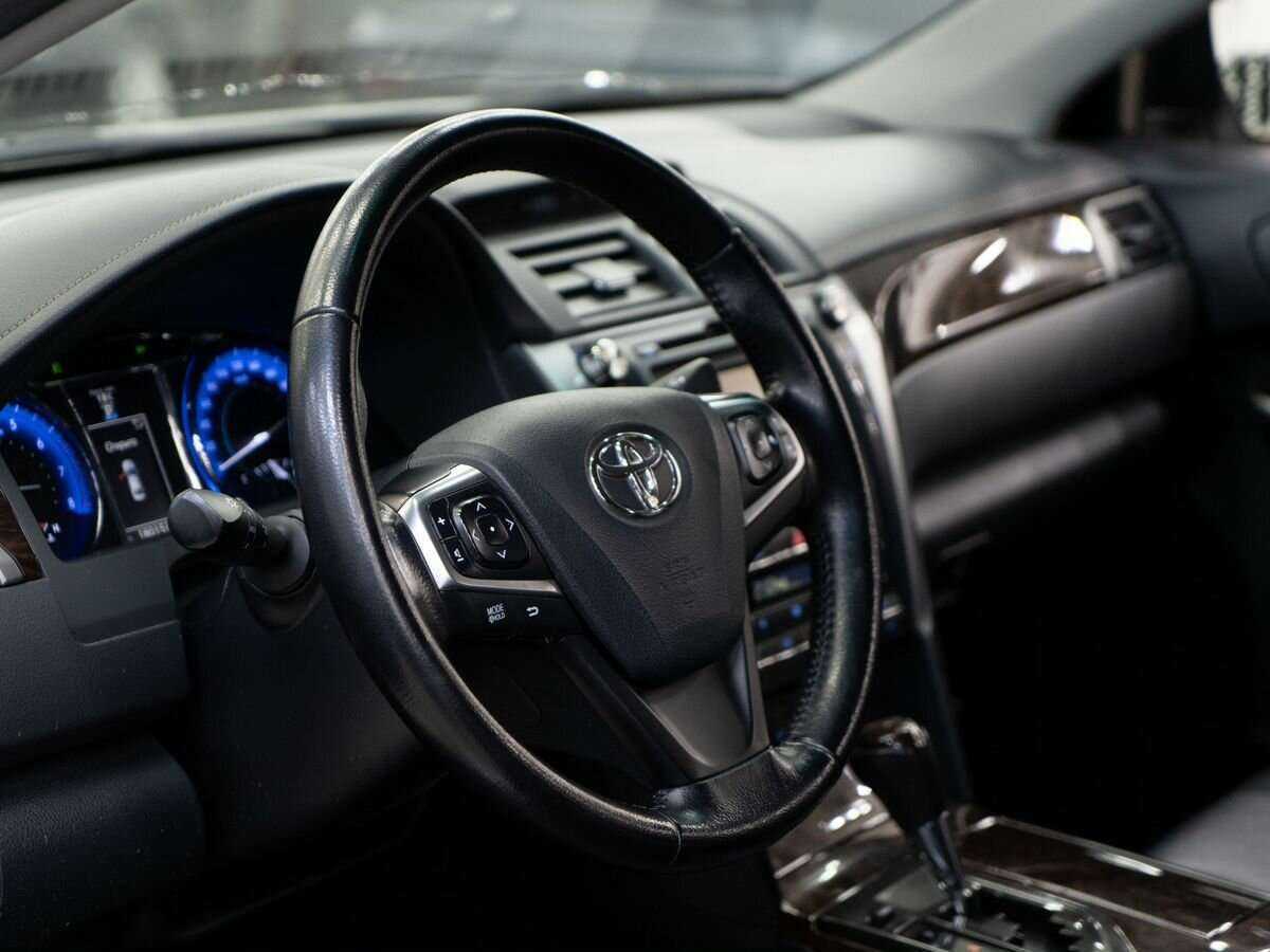 Купить Toyota Camry с пробегом. Фото: #4