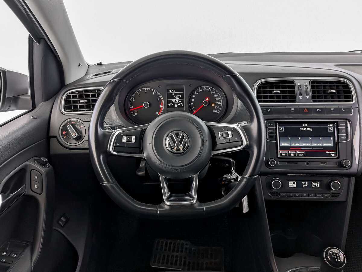 Купить Volkswagen Polo с пробегом. Фото: #19