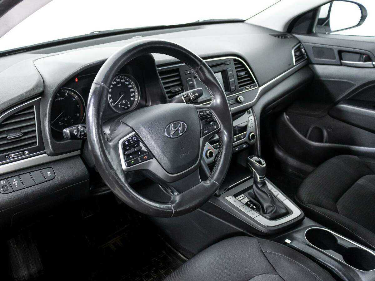 Купить Hyundai Elantra с пробегом. Фото: #10