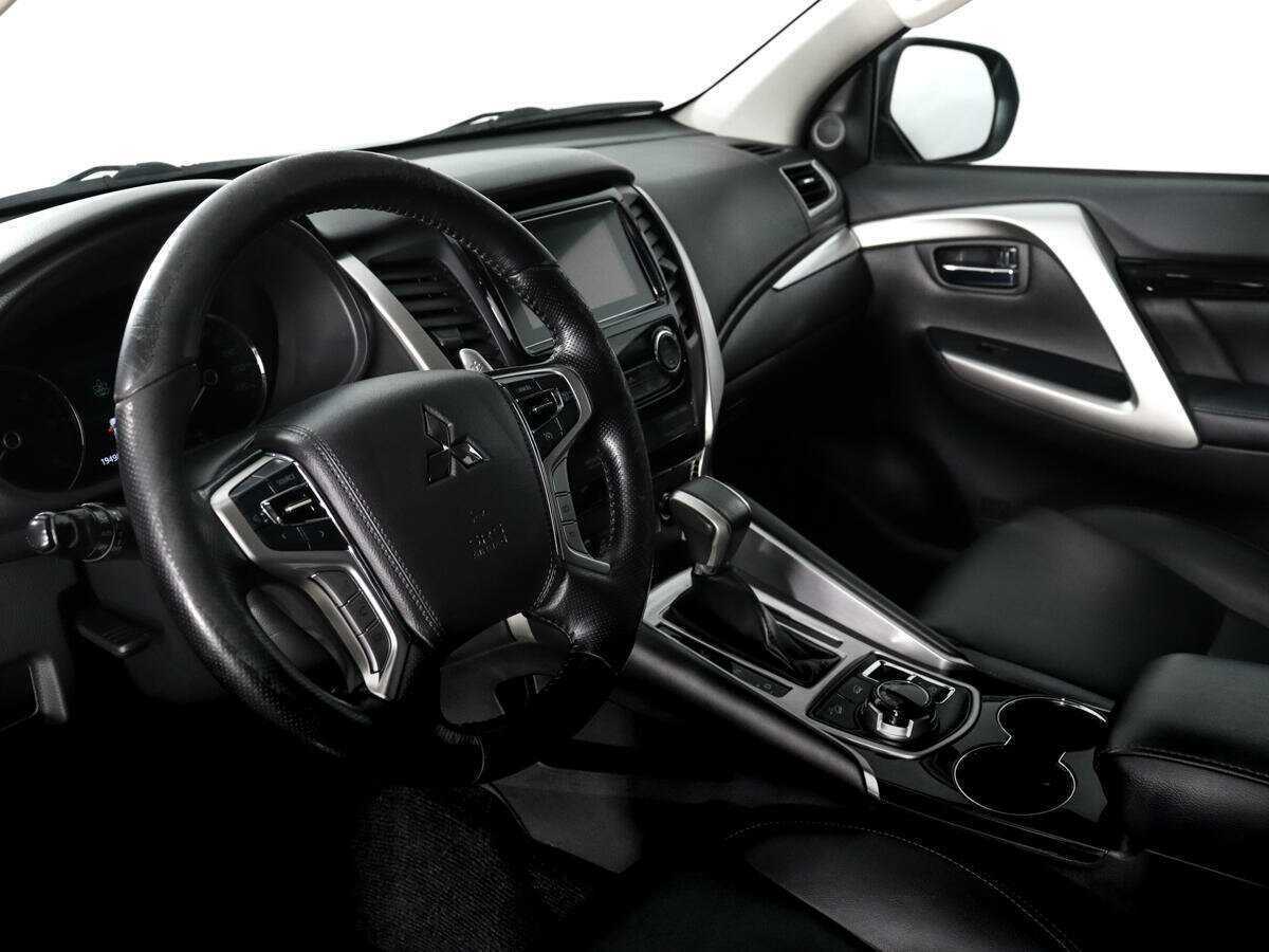 Купить Mitsubishi Pajero Sport с пробегом. Фото: #8