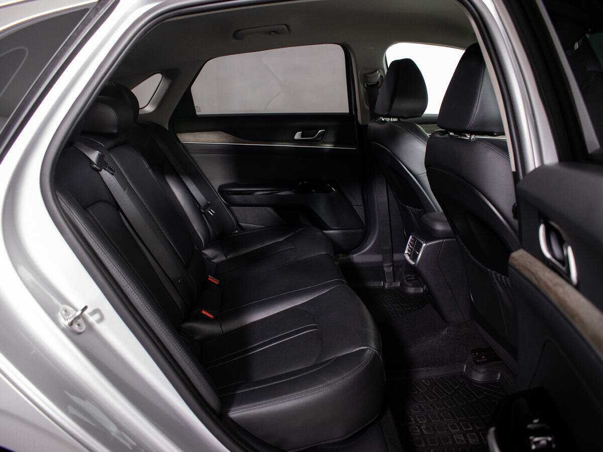 Купить Kia K5 с пробегом. Фото: #9