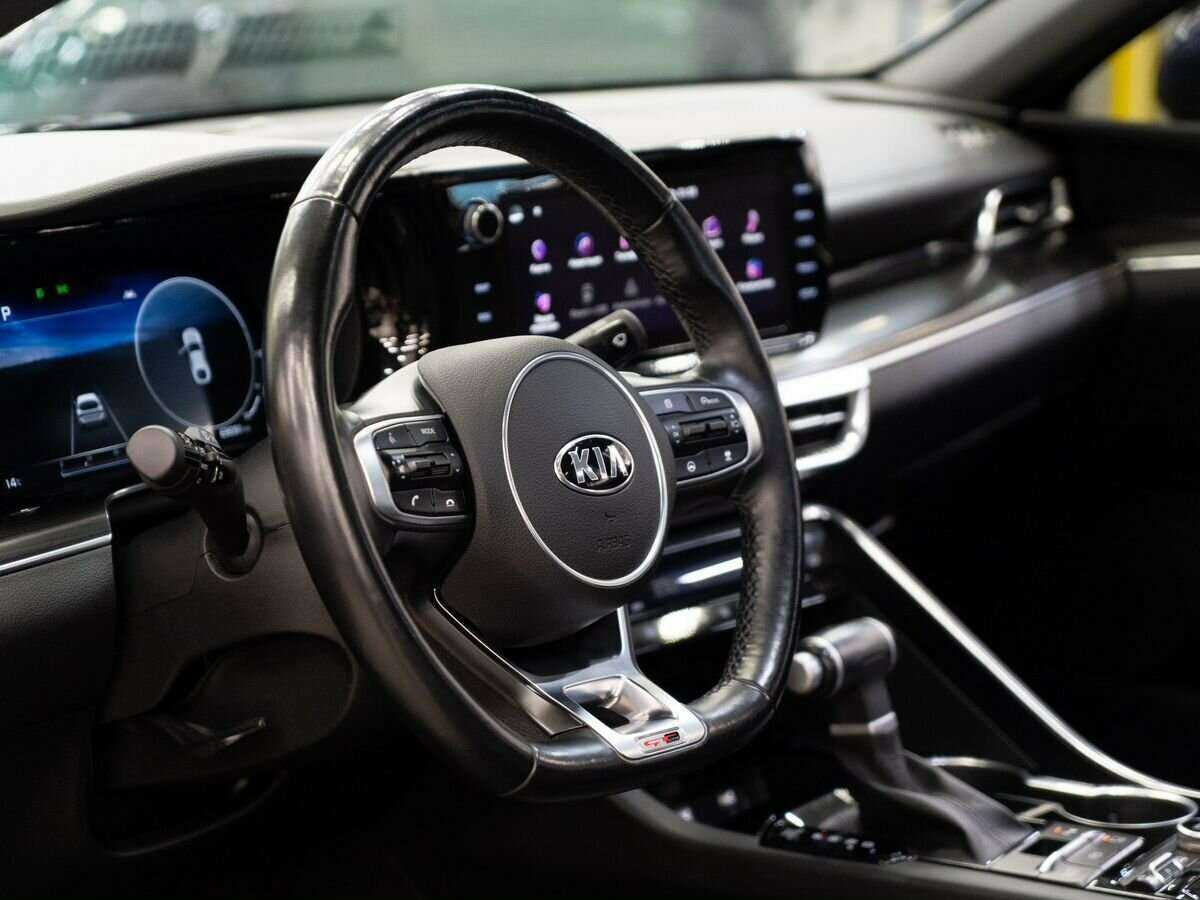 Купить Kia K5 с пробегом. Фото: #4