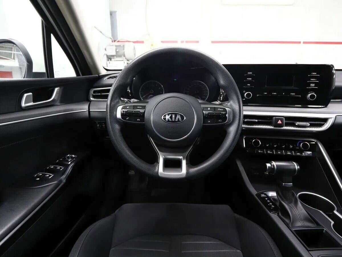 Купить Kia K5 с пробегом. Фото: #18