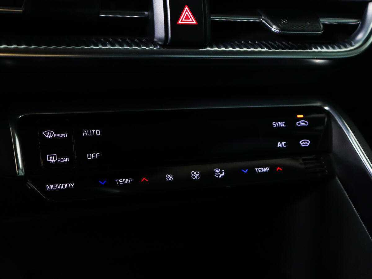 Купить Kia K5 с пробегом. Фото: #14