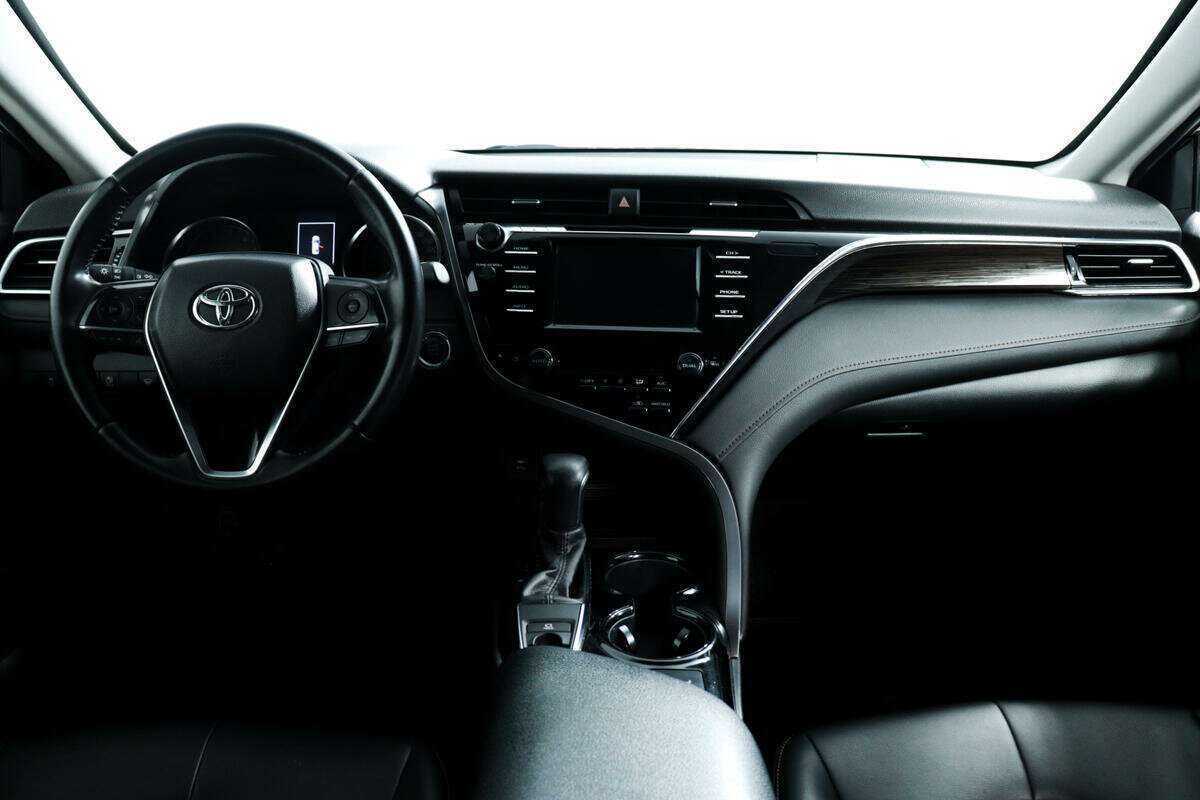 Купить Toyota Camry с пробегом. Фото: #10