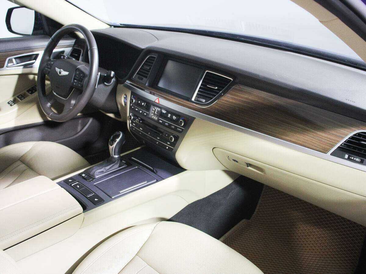 Купить Hyundai Genesis с пробегом. Фото: #6
