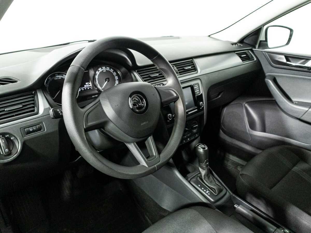 Купить Skoda Rapid с пробегом. Фото: #10
