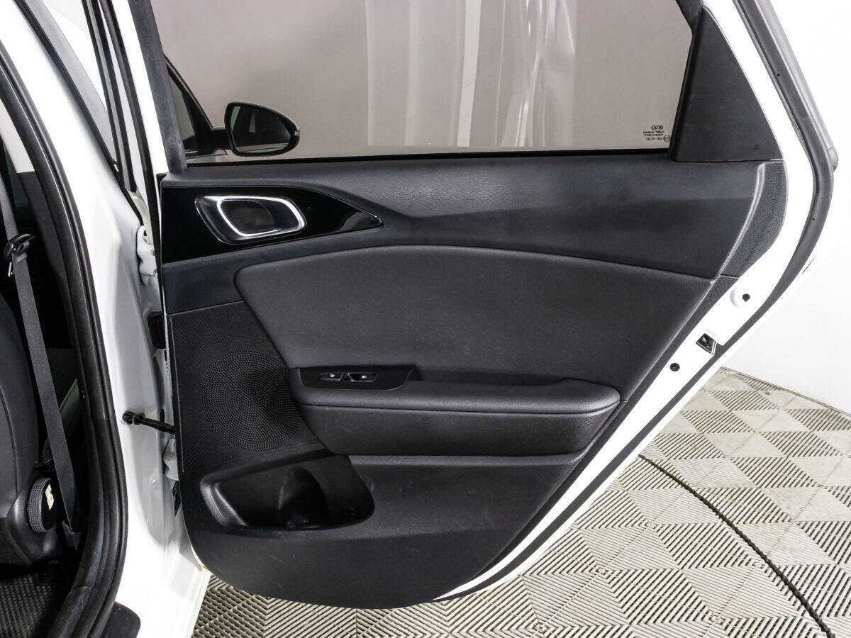 Купить Kia Ceed с пробегом. Фото: #25