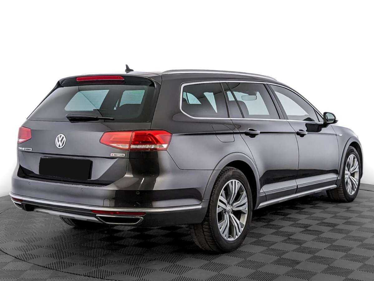 Купить Volkswagen Passat с пробегом. Фото: #4