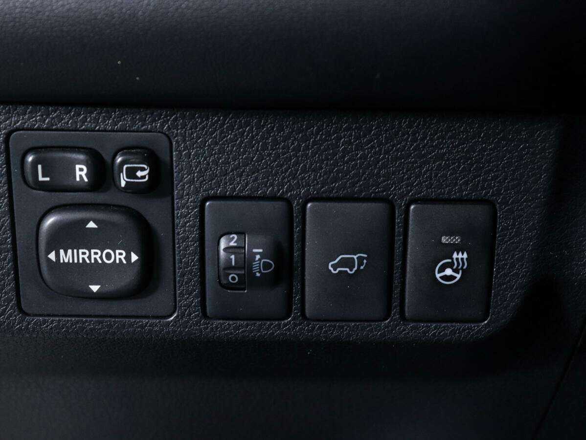 Купить Toyota RAV4 с пробегом. Фото: #13