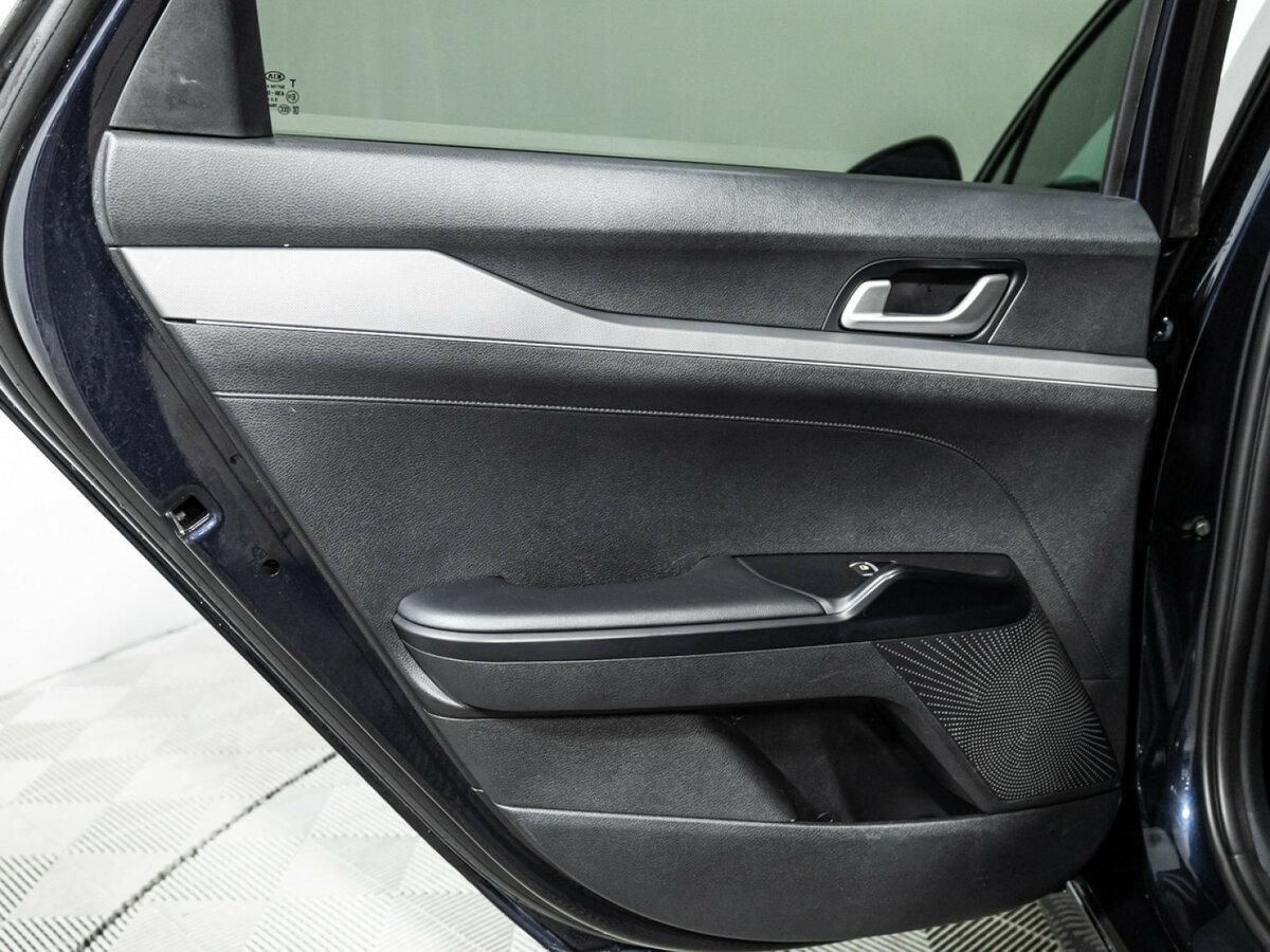 Купить Kia K5 с пробегом. Фото: #24