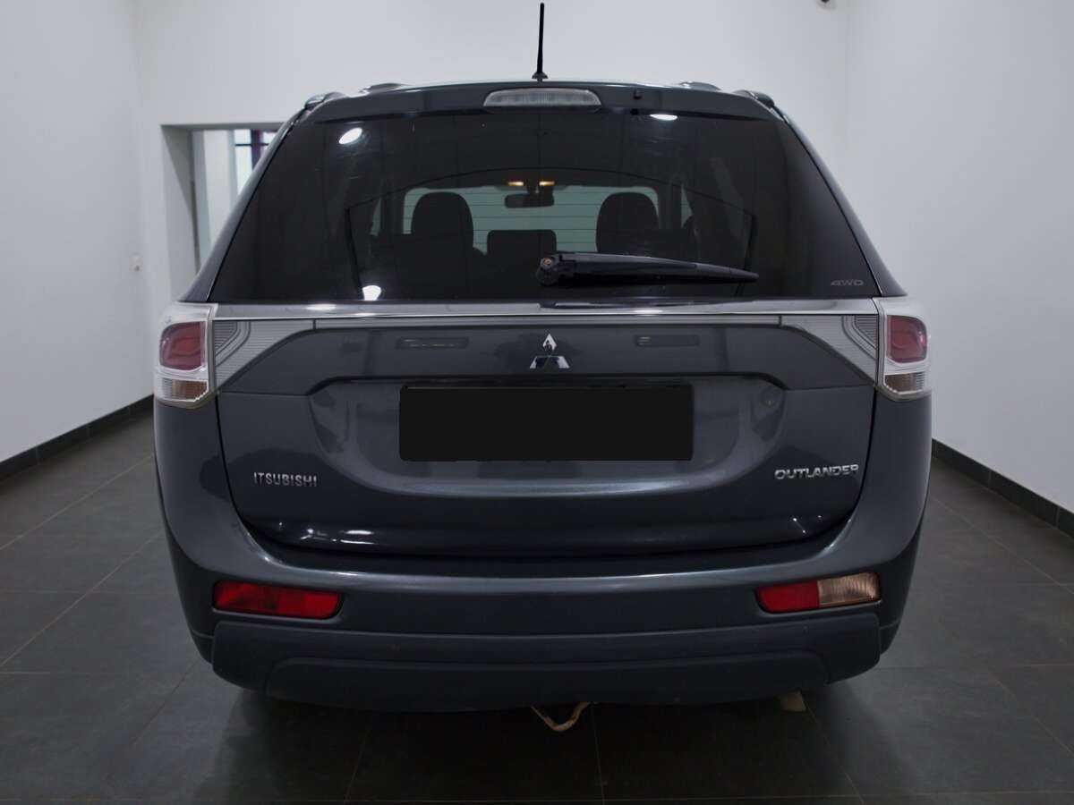 Купить Mitsubishi Outlander с пробегом. Фото: #3