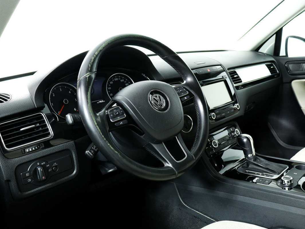 Купить Volkswagen Touareg с пробегом. Фото: #12