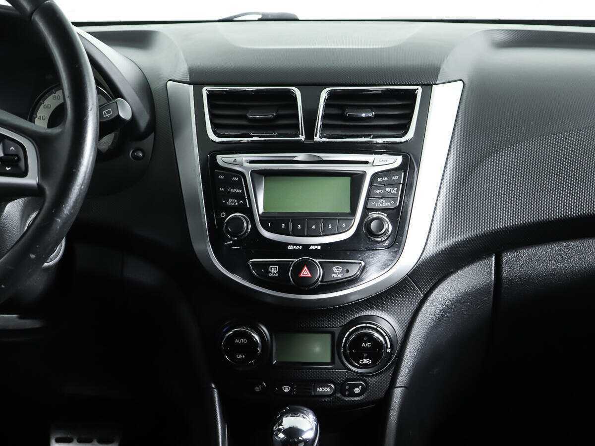 Купить Hyundai Solaris с пробегом. Фото: #10