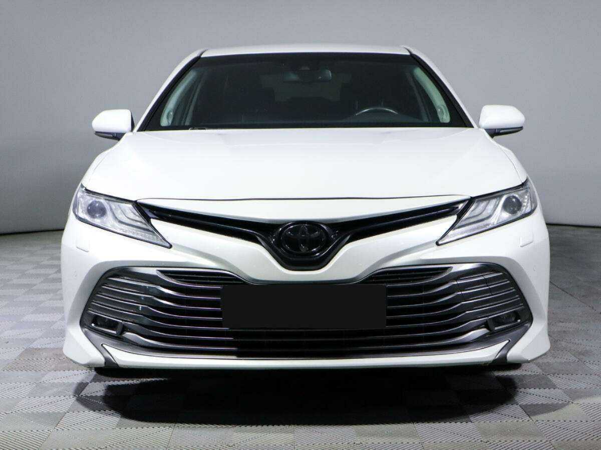 Купить Toyota Camry с пробегом. Фото: #1