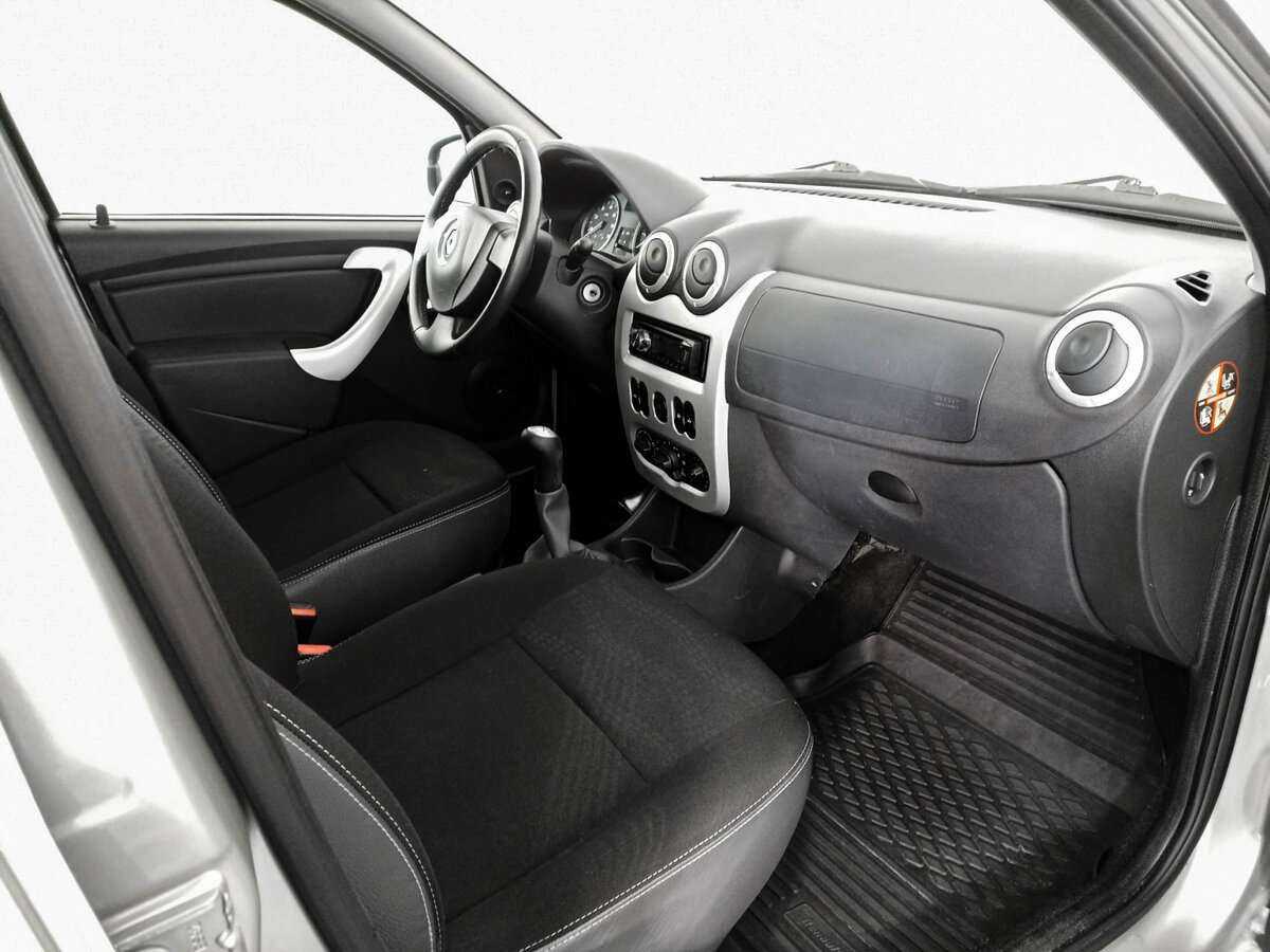 Купить Renault Sandero с пробегом. Фото: #8