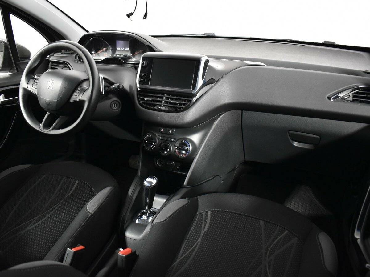 Купить Peugeot 208 с пробегом. Фото: #9