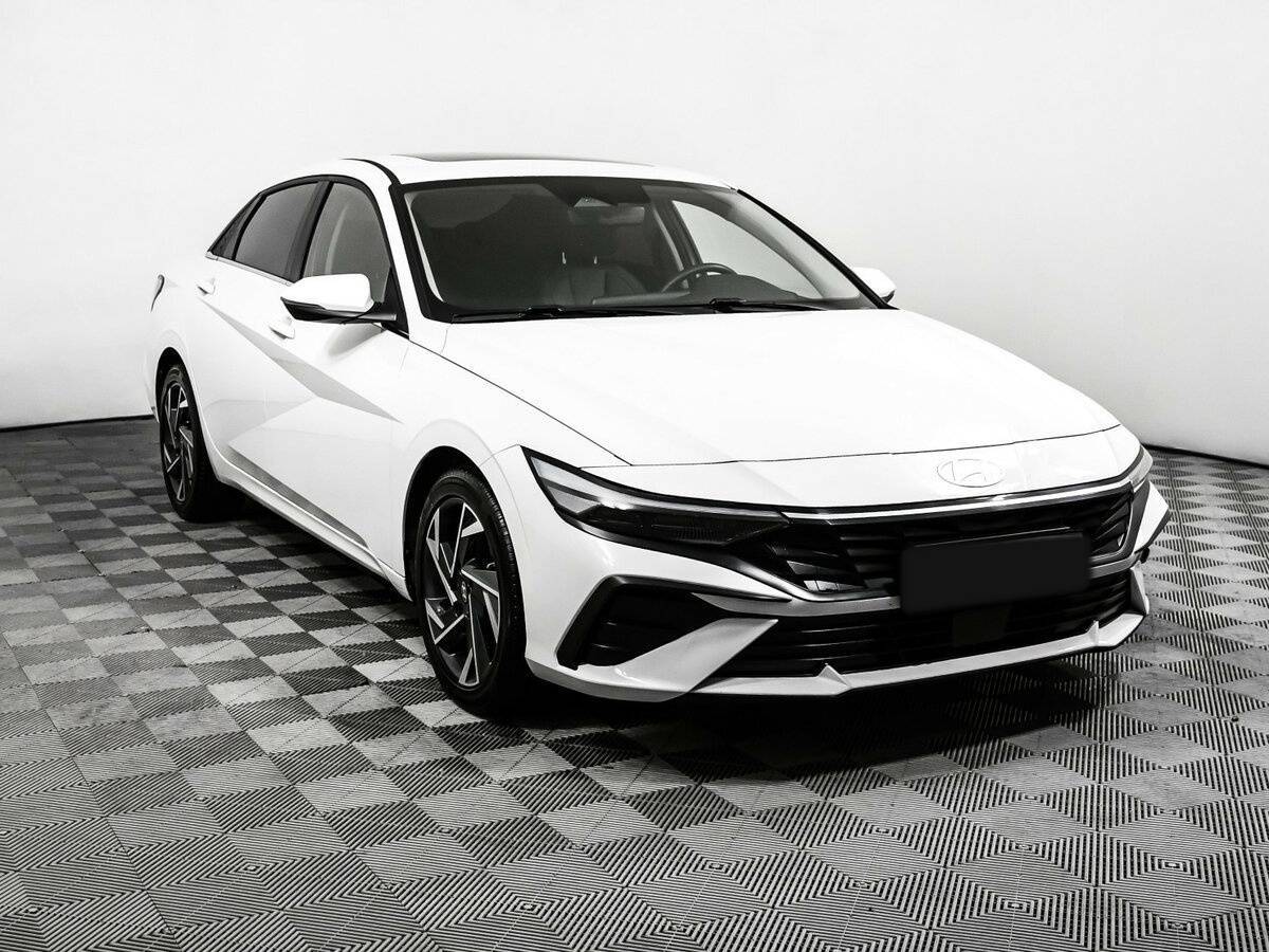 Купить Hyundai Elantra с пробегом. Фото: #2