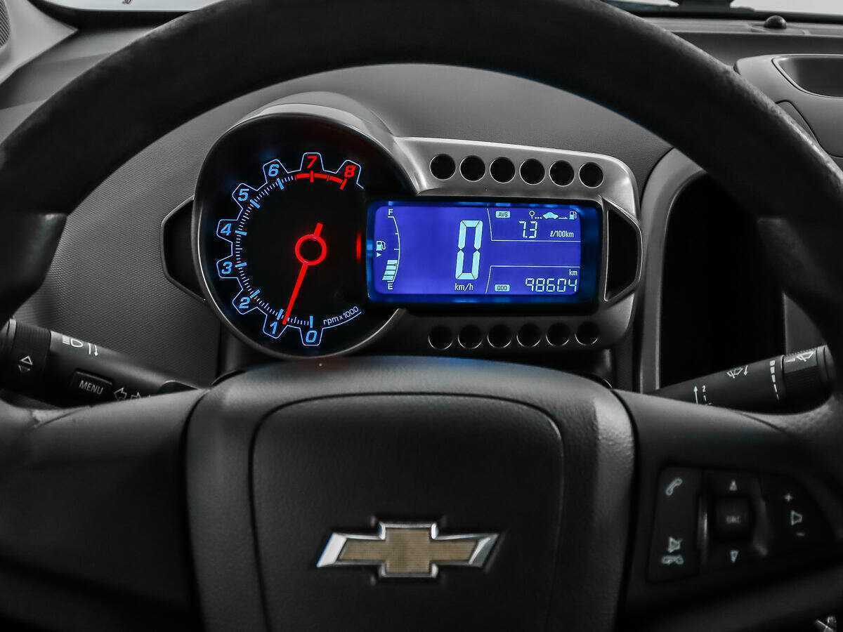 Купить Chevrolet Aveo с пробегом. Фото: #14