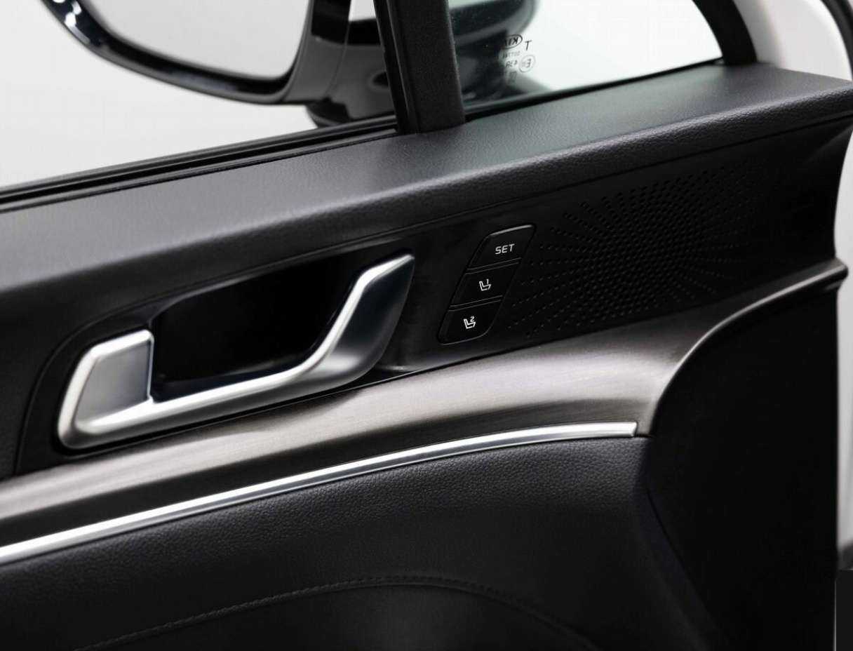 Купить Kia K5 с пробегом. Фото: #18