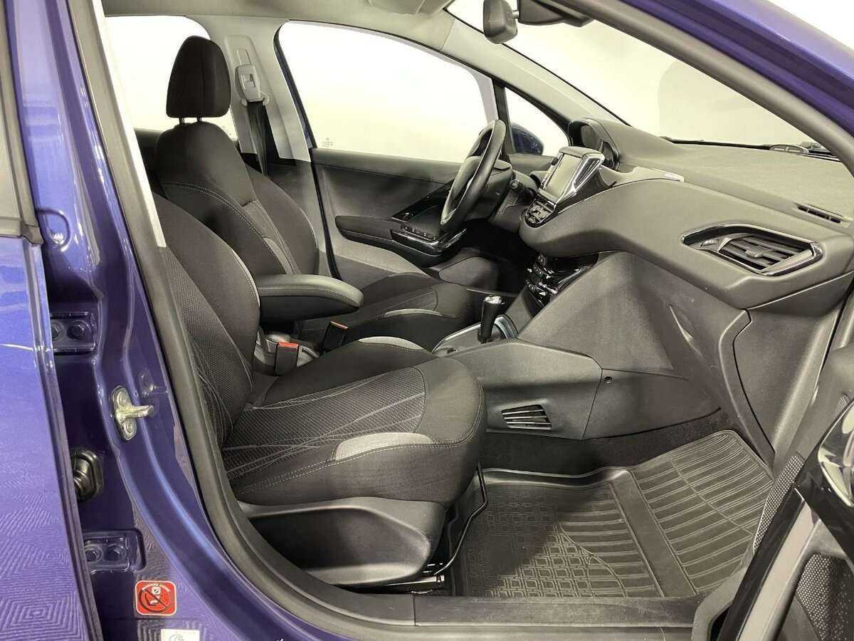 Купить Peugeot 208 с пробегом. Фото: #13