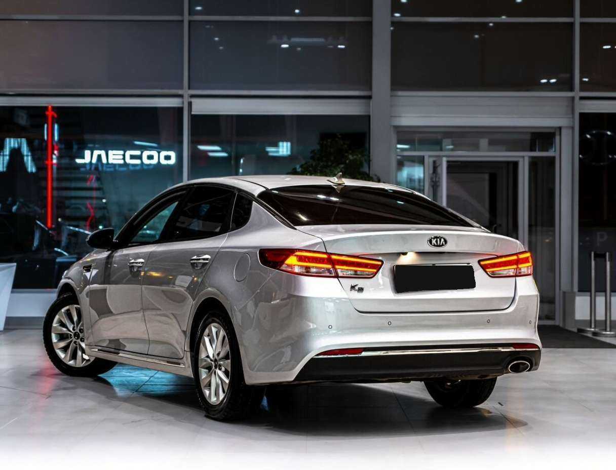 Купить Kia K5 с пробегом. Фото: #2