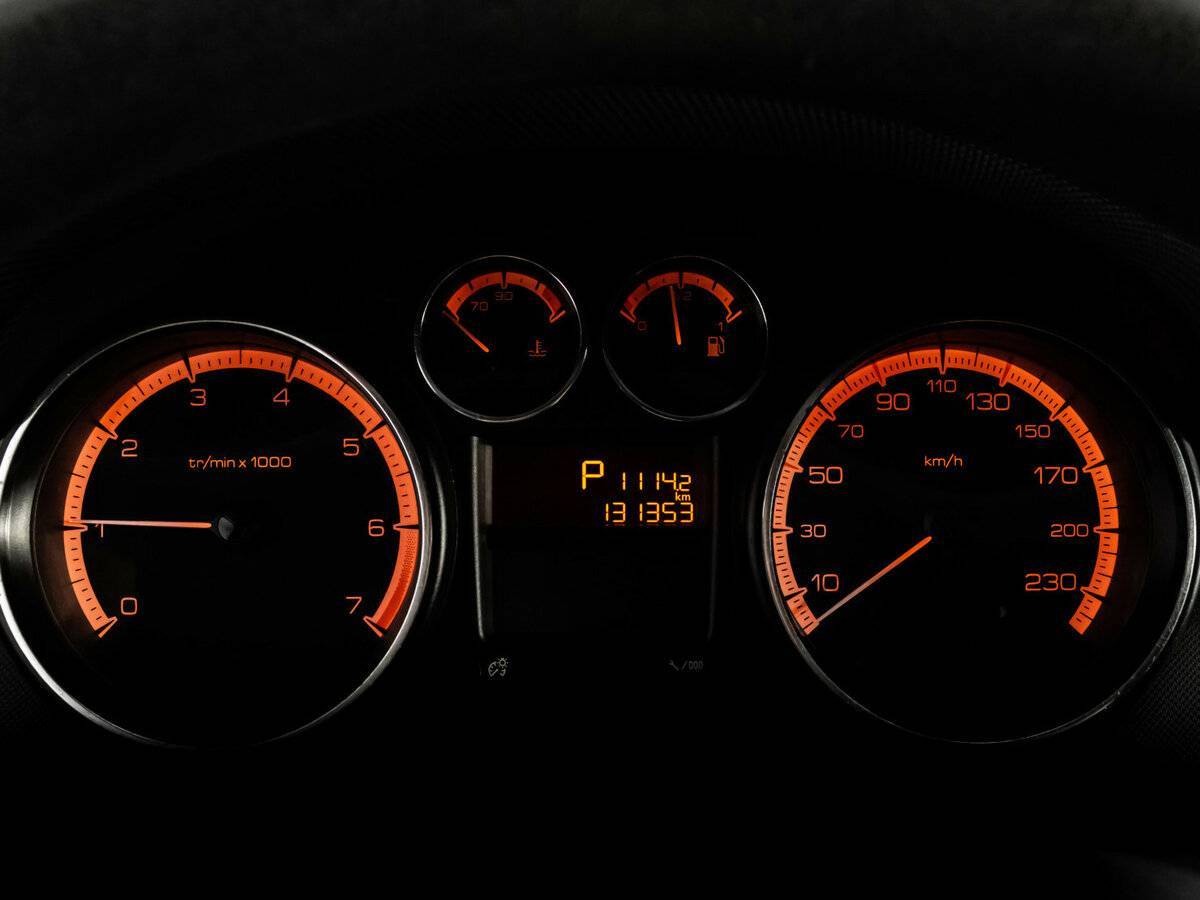 Купить Peugeot 308 с пробегом. Фото: #13