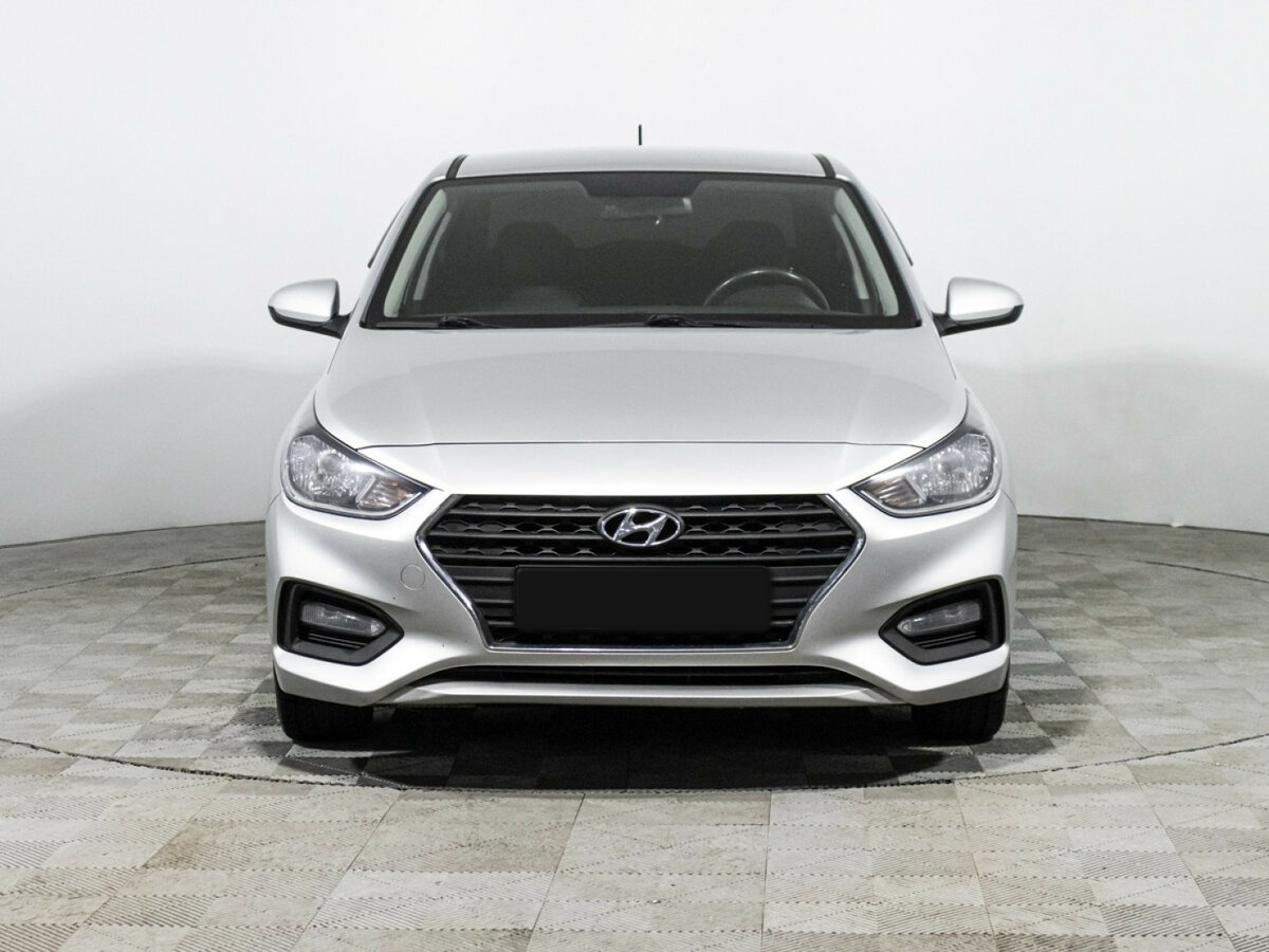 Купить Hyundai Solaris с пробегом. Фото: #1