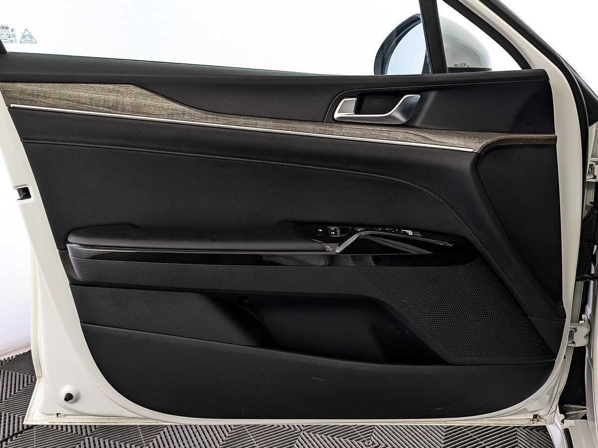 Купить Kia K5 с пробегом. Фото: #18