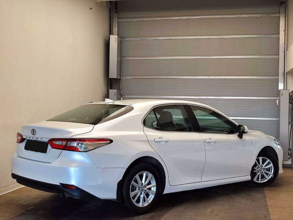 Купить Toyota Camry с пробегом. Фото: #3
