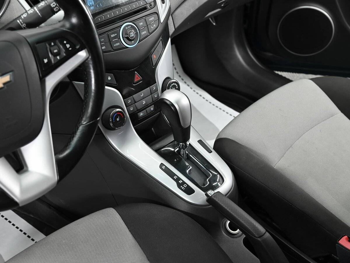 Купить Chevrolet Cruze с пробегом. Фото: #9