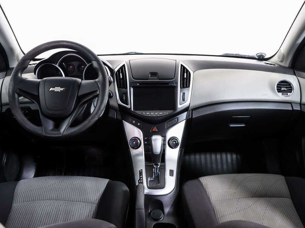 Купить Chevrolet Cruze с пробегом. Фото: #9